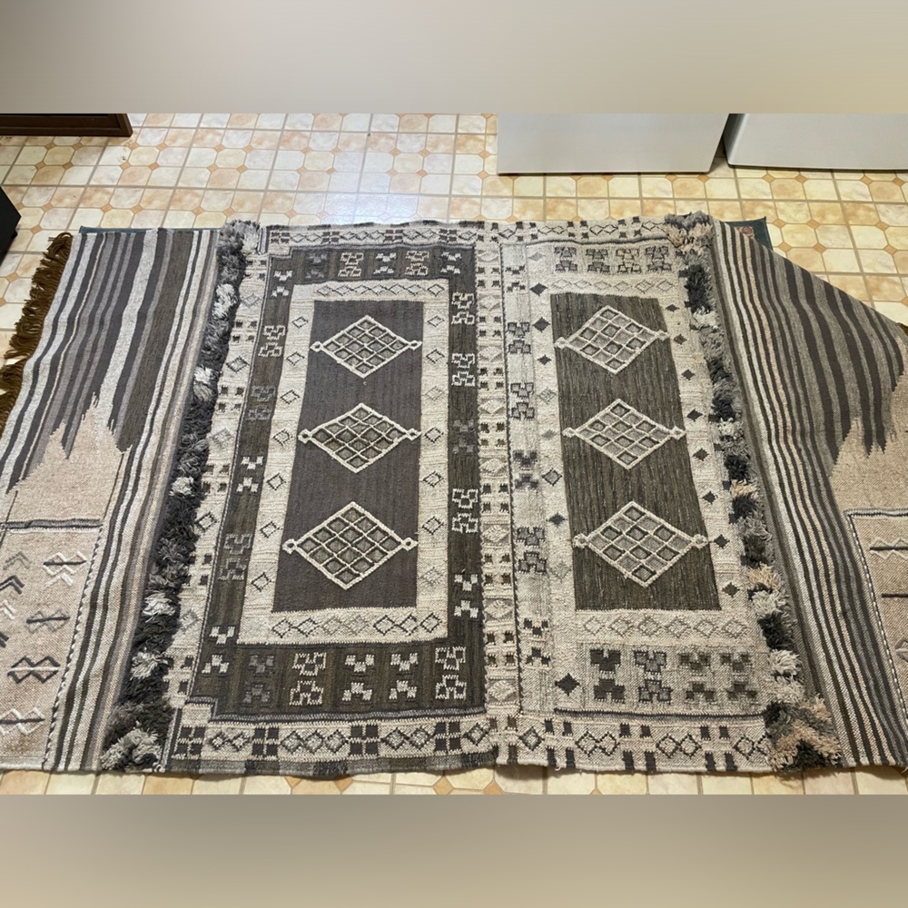 Pottery barn rug